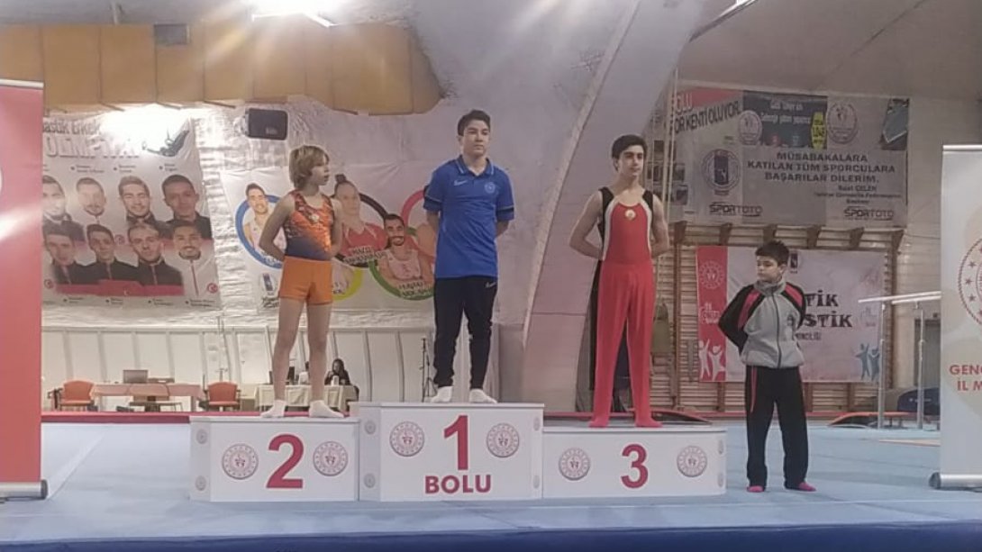 Seniha Mayda Ortaokulu öğrencisi Muhammed Emin KARAGÖZ  Artistik Cimnastik Yıldızlar ve Gençler Türkiye Birinciliği Müsabakalarında Yıldızlar kategorisinde Türkiye 3. sü olmuştur.