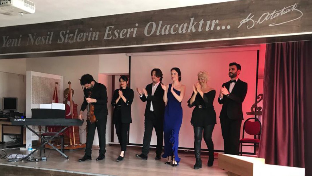 Karabağlar 29 Ekim Ortaokulu, İzmir Devlet Opera ve Balesi 