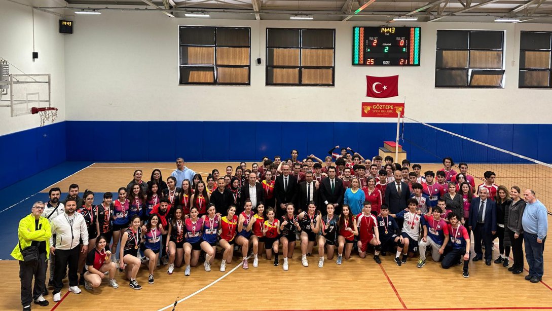 Okul Sporları Karabağlar İlçe Voleybol Lise Kategorisi Müsabakaları Tamamlandı