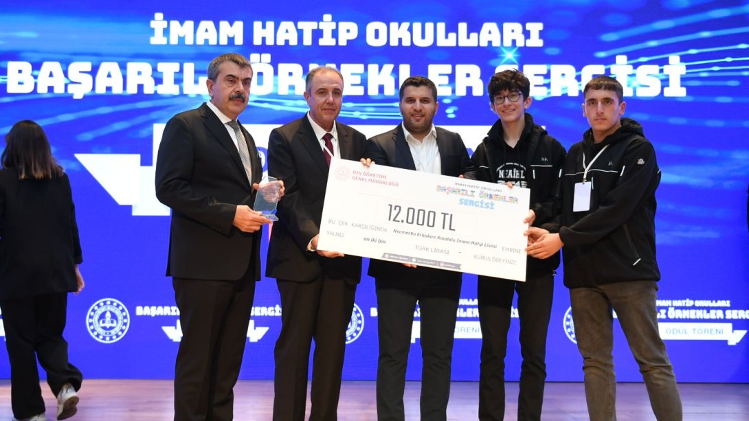 Necmettin Erbakan Anadolu İmam Hatip Lisesi Firnas Robotik Kuş Takımı 1.lik Ödülü Aldı