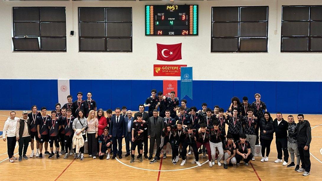 Karabağlar Gençlik ve Spor İlçe Müdürlüğü ve Karabağlar İlçe Milli Eğitim Müdürlüğünün Düzenlemiş Olduğu Genç Erkek Voleybol Turnuvası Finali Gerçekleşti