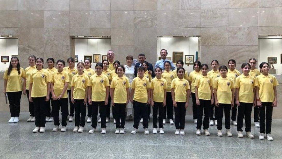 Yunus Emre Ortaokulu Çok Sesli Korosu İzmir Uluslararası Çok Sesli Koro Festivali'ne Katıldı