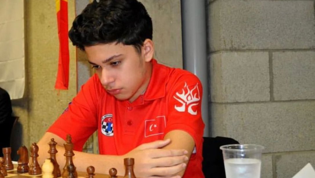 2024 Avrupa Okullar Satranç Şampiyonası'na Katılan İzmir Anadolu Lisesi Öğrencisi Alper Demirtaş'ın Başarısı